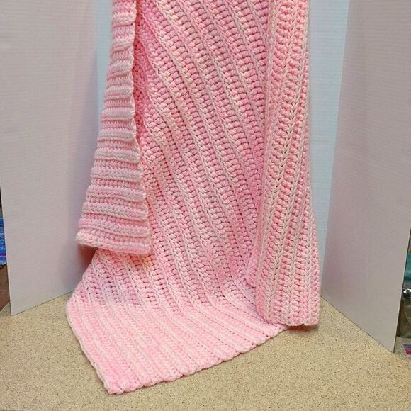 Gorgeous Baby Blanket Hand Crochet Pink 40 x 40 " - Picture 1 of 4